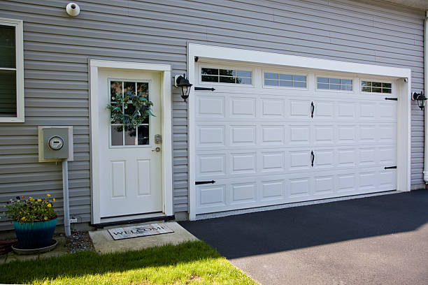24/7 Emergency Garage Door Panel Replacement experts in Auburn, NE